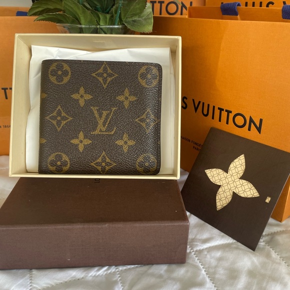 Louis Vuitton mens Wallet - Picture 1 of 12